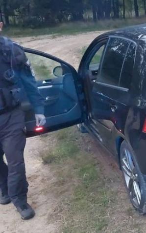  31-latek po narkotykach z narkotykami i z zakazem prowadzenia pojazdów
