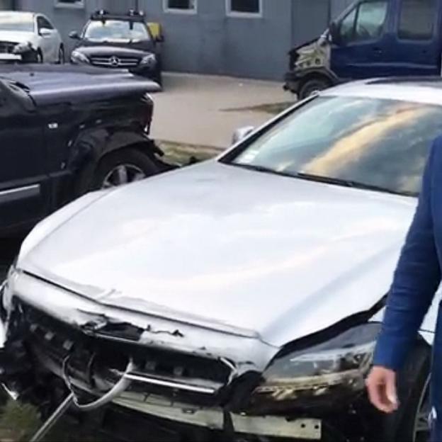 [VIDEO] Exclusive: Rutkowski miał wypadek. Rozbity słynny, srebrny mercedes