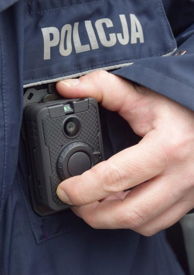 Elbląg: Kamery trafiły na policyjne mundury